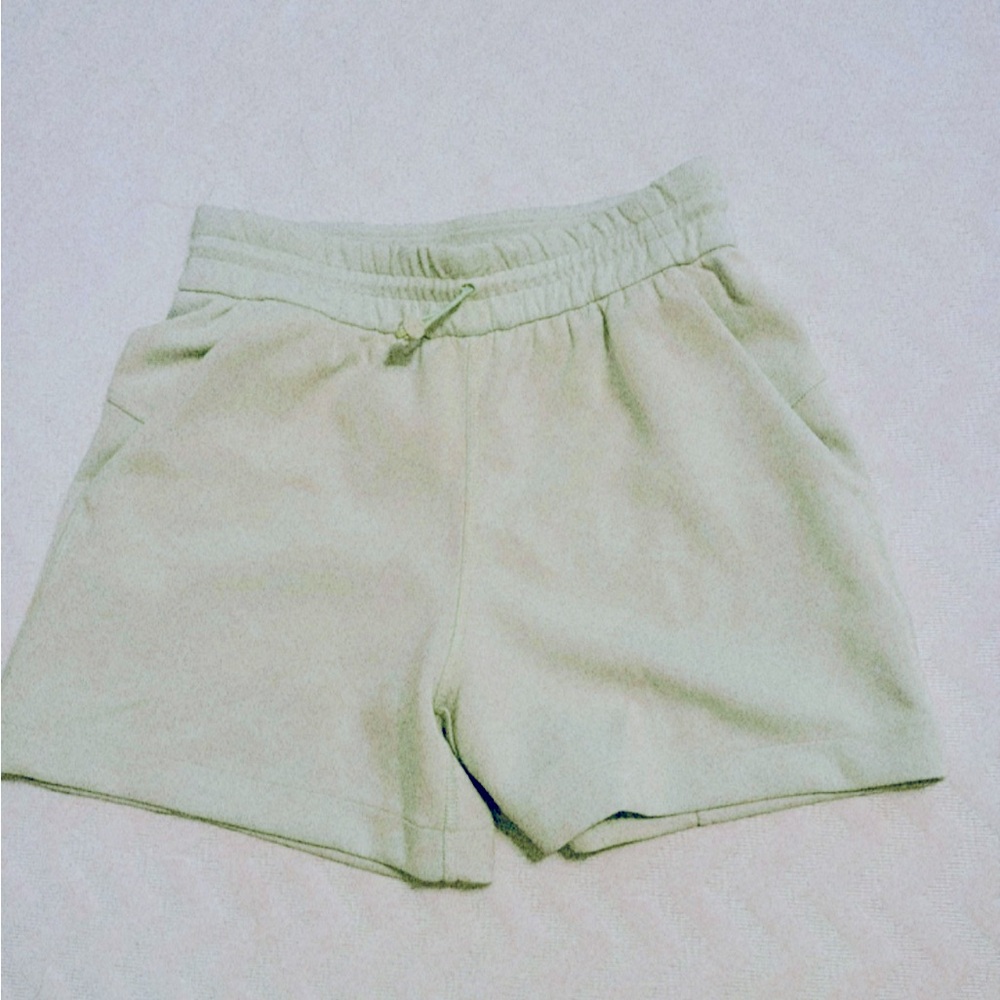 Lululemon Softstreme High-Rise Short 4”